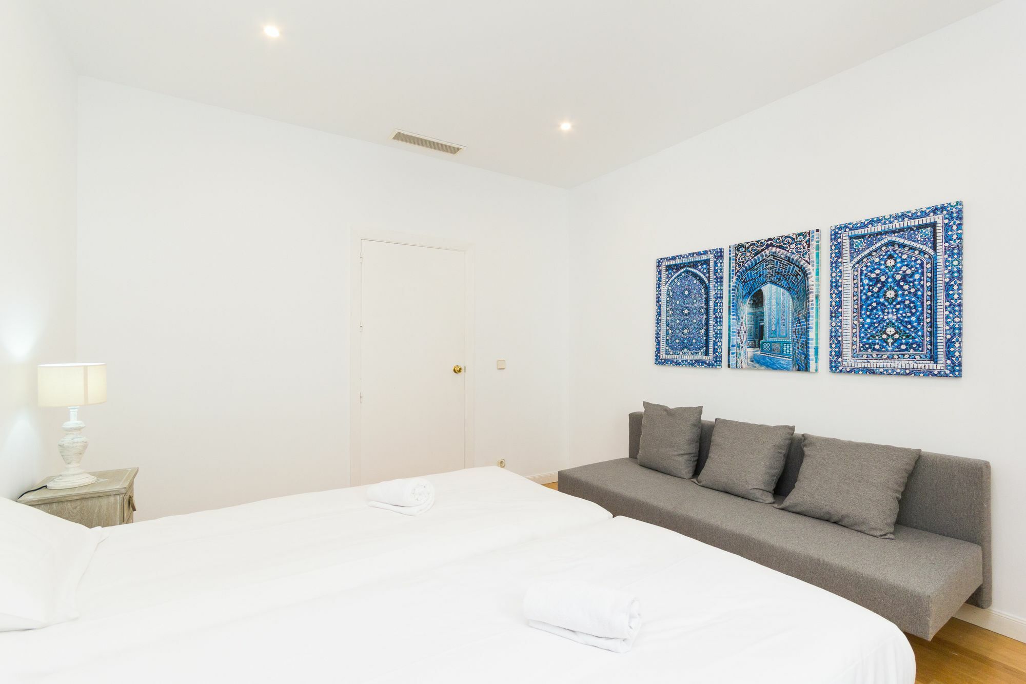 Apartamentos Mlr Sol-Teatro Real Madrid Exteriér fotografie