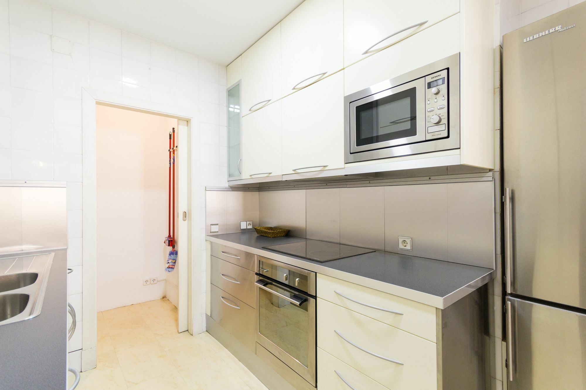 Apartamentos Mlr Sol-Teatro Real Madrid Exteriér fotografie